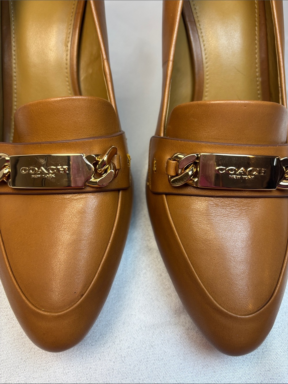 COACH Caramel Leather Heels with Gold Chain Plaque - Picture 2 of 11